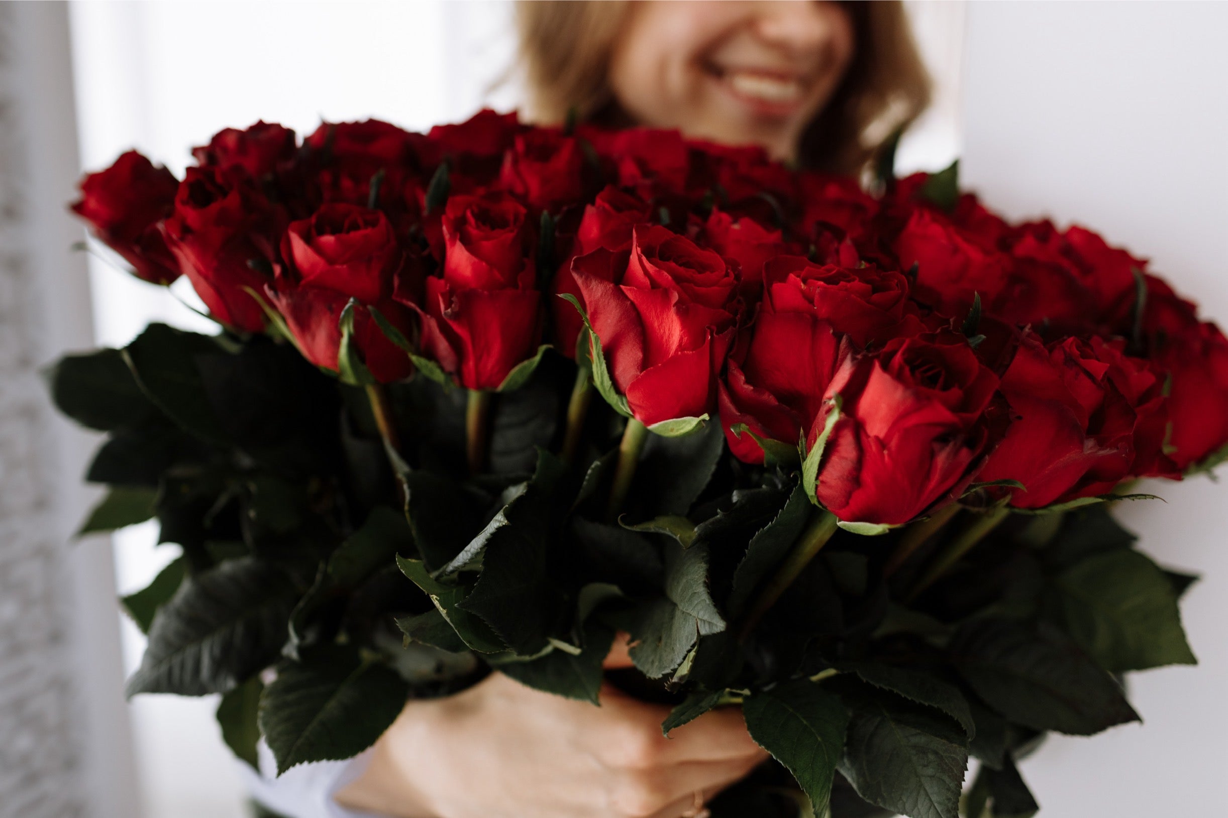 Blossoming June: Discover the Perfect Flowers for Delivery in Ukraine