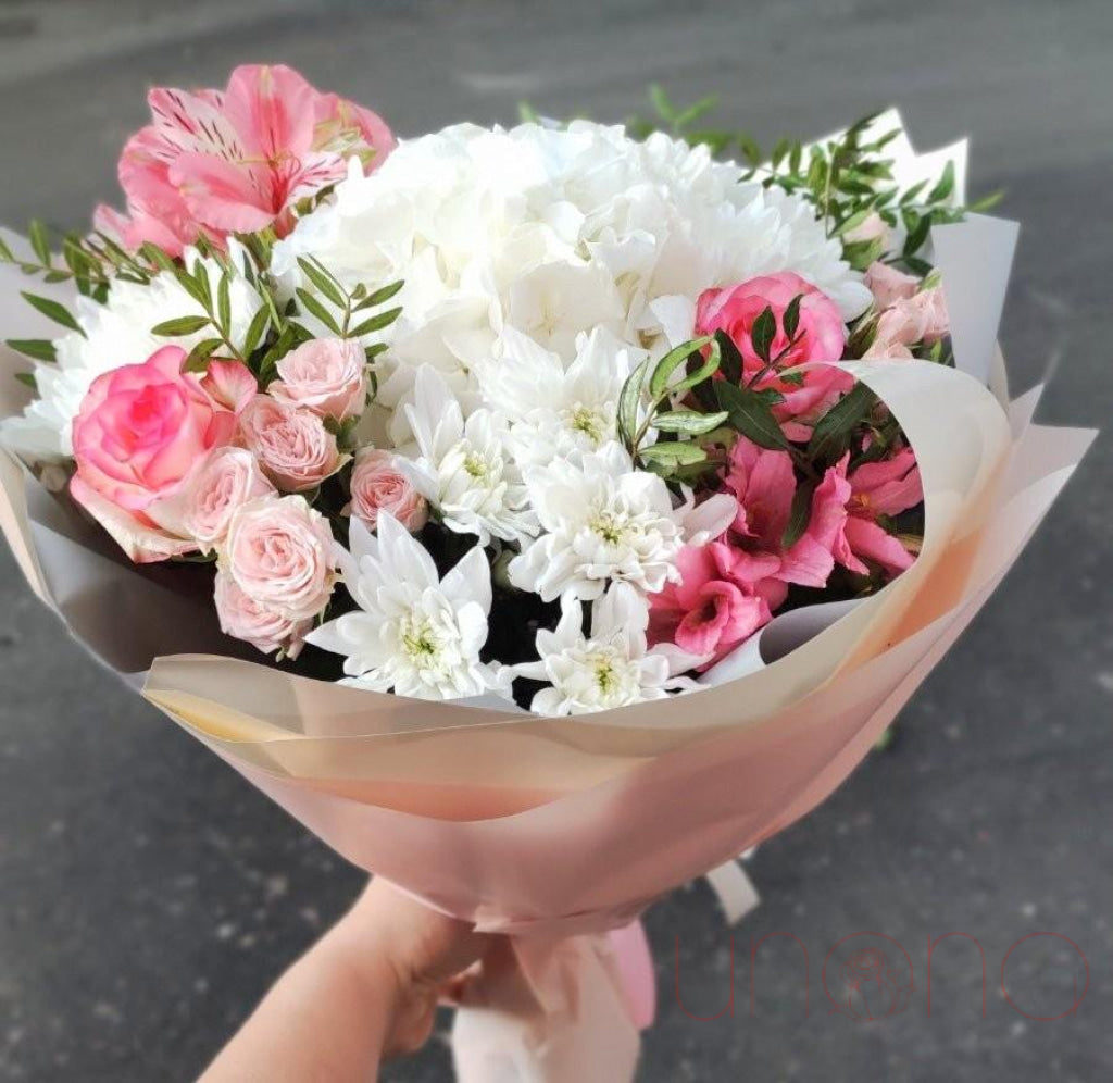 Flower Kiss Bouquet | Srclnhutes.