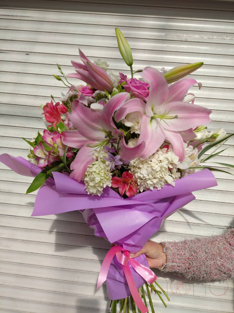 Tender Feelings Bouquet | Srclnhutes.