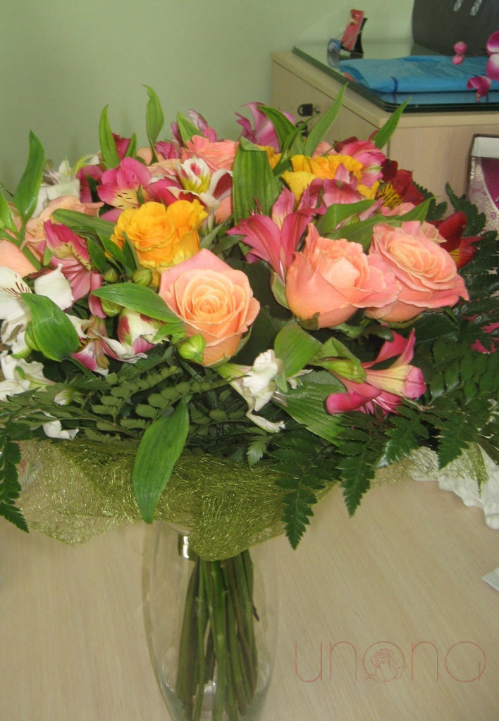 Tender Roses and Alstroemerias Bouquet | Srclnhutes.