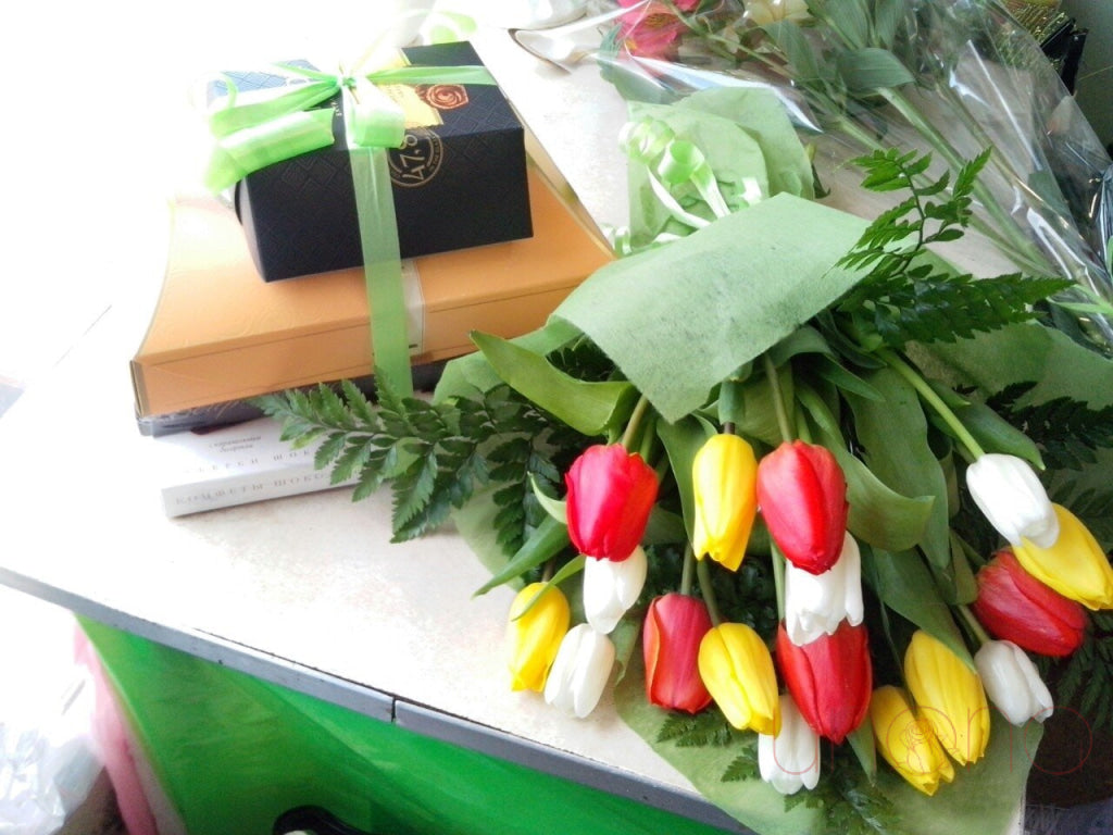 Tender Tulips Bouquet | Srclnhutes.